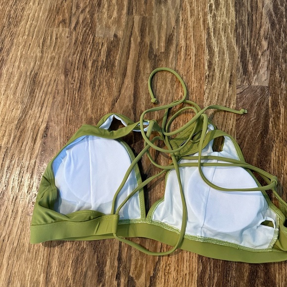 Women's Swimwear Bundle.bikini tops.Barely Worn&NWT Bottoms&1 top.7 PIECES TOTAL - Picture 11 of 15